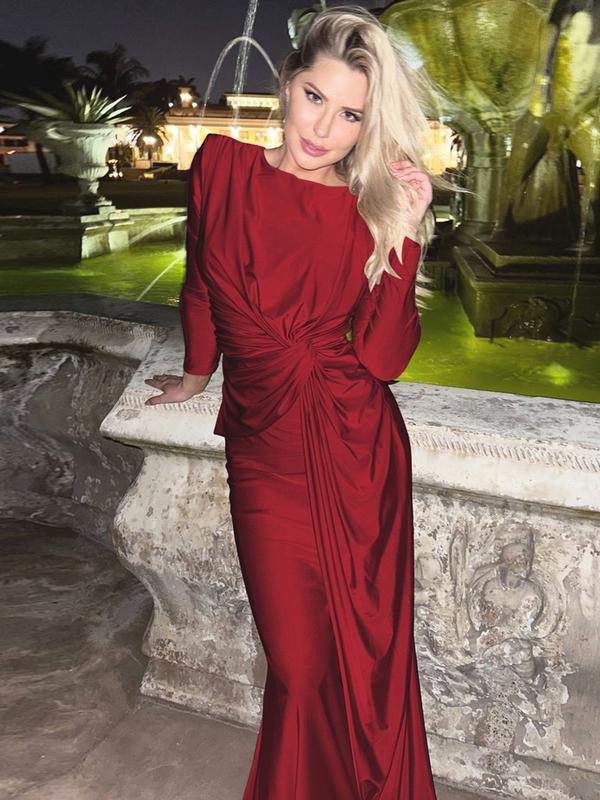 Embrace | Elegant Solid Color Ruched Padded Shoulder Bodycon Dress