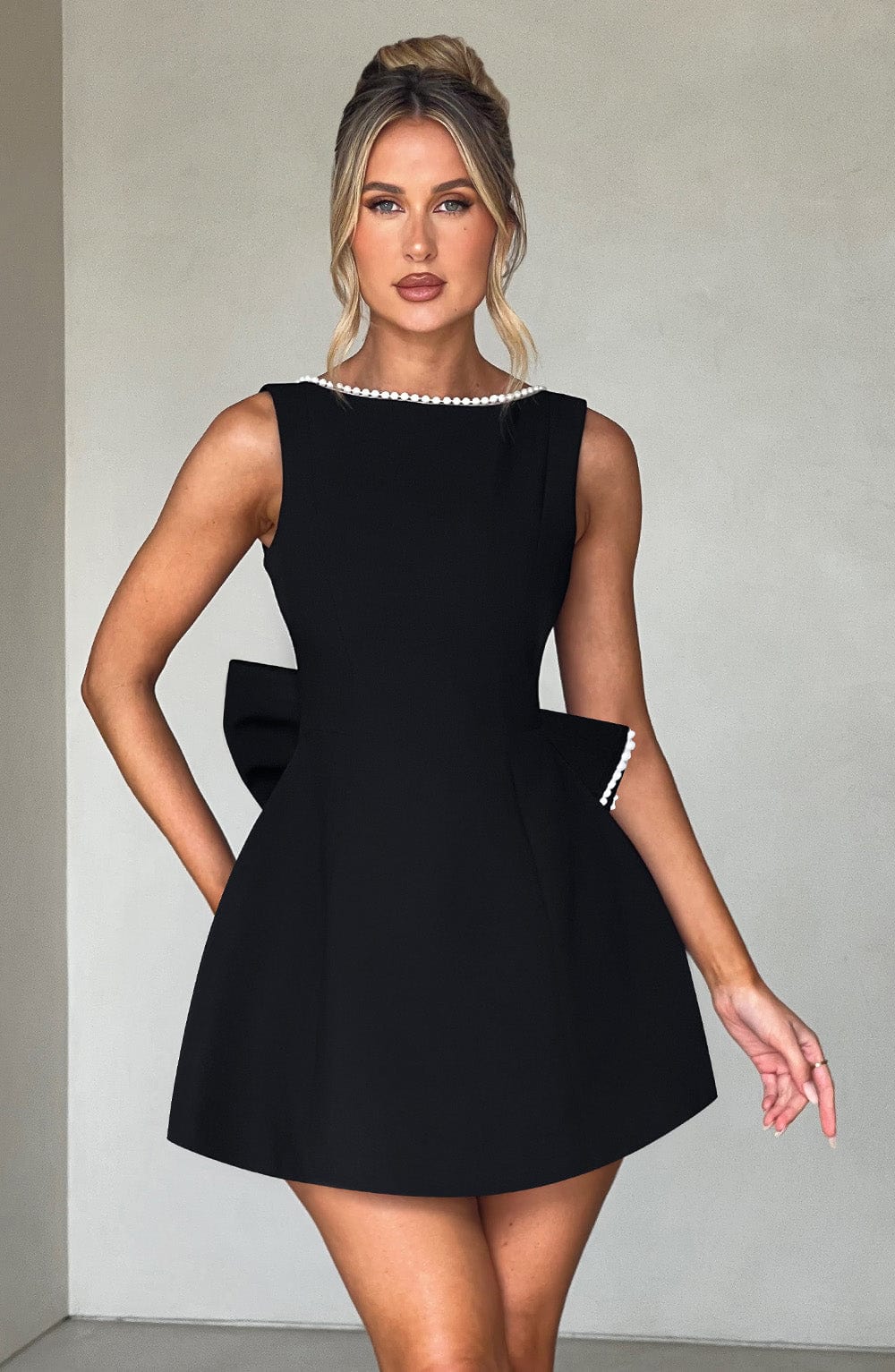 Kel | Women's Backless Bow-Accent Mini Dress