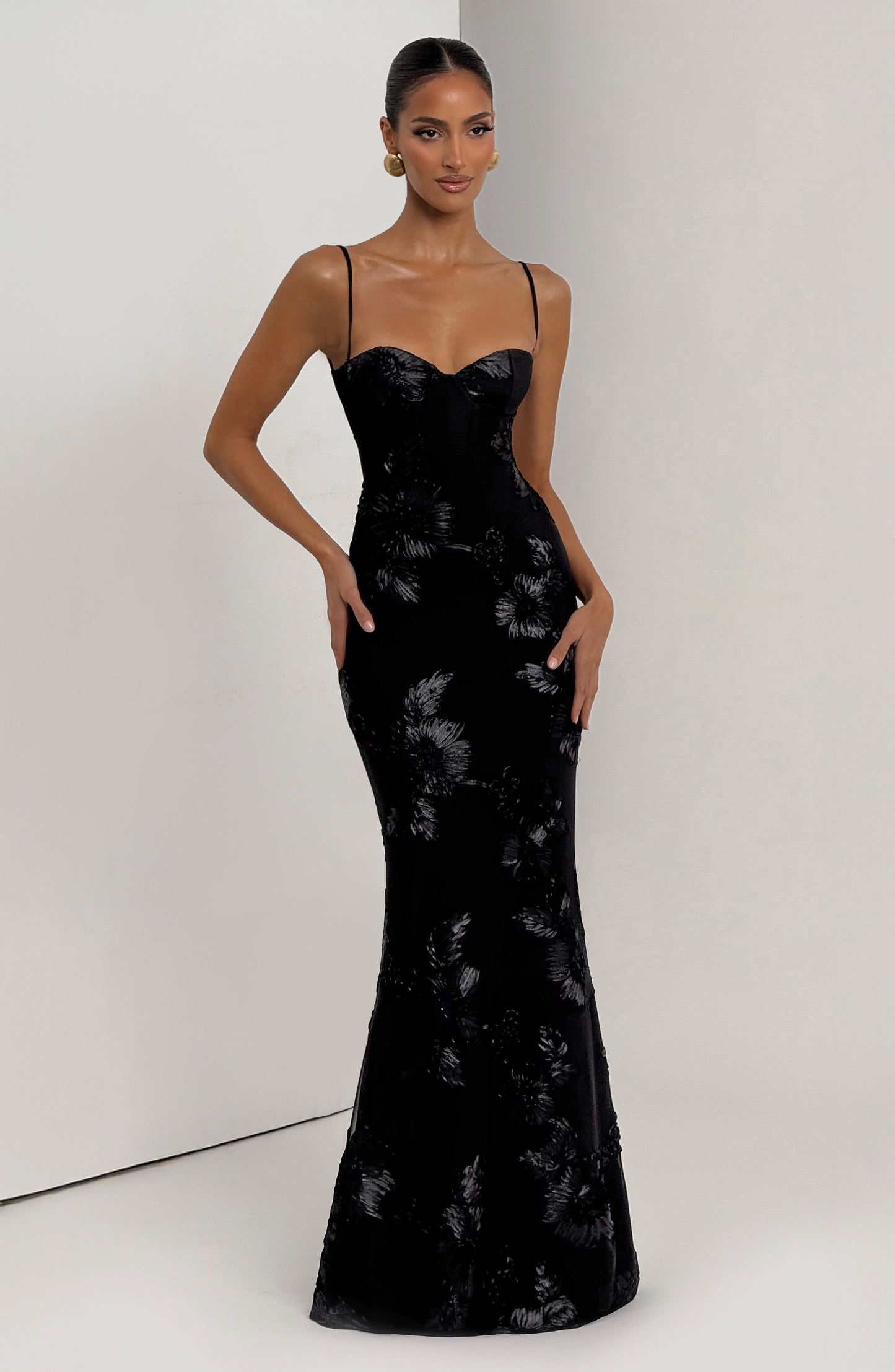 Salma | Women's Sculpted Black Sweetheart Maxi Dress